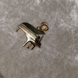 1980s 10k gold vintage pendant